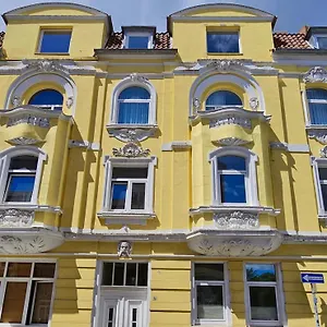 Apartment Charmante Und Moderne Altbauwohnung